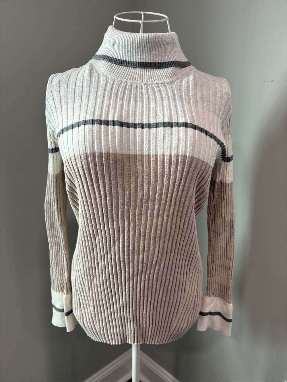 Ost Striped Ribbed Turtleneck Sweater in Beige, Cream and Gray